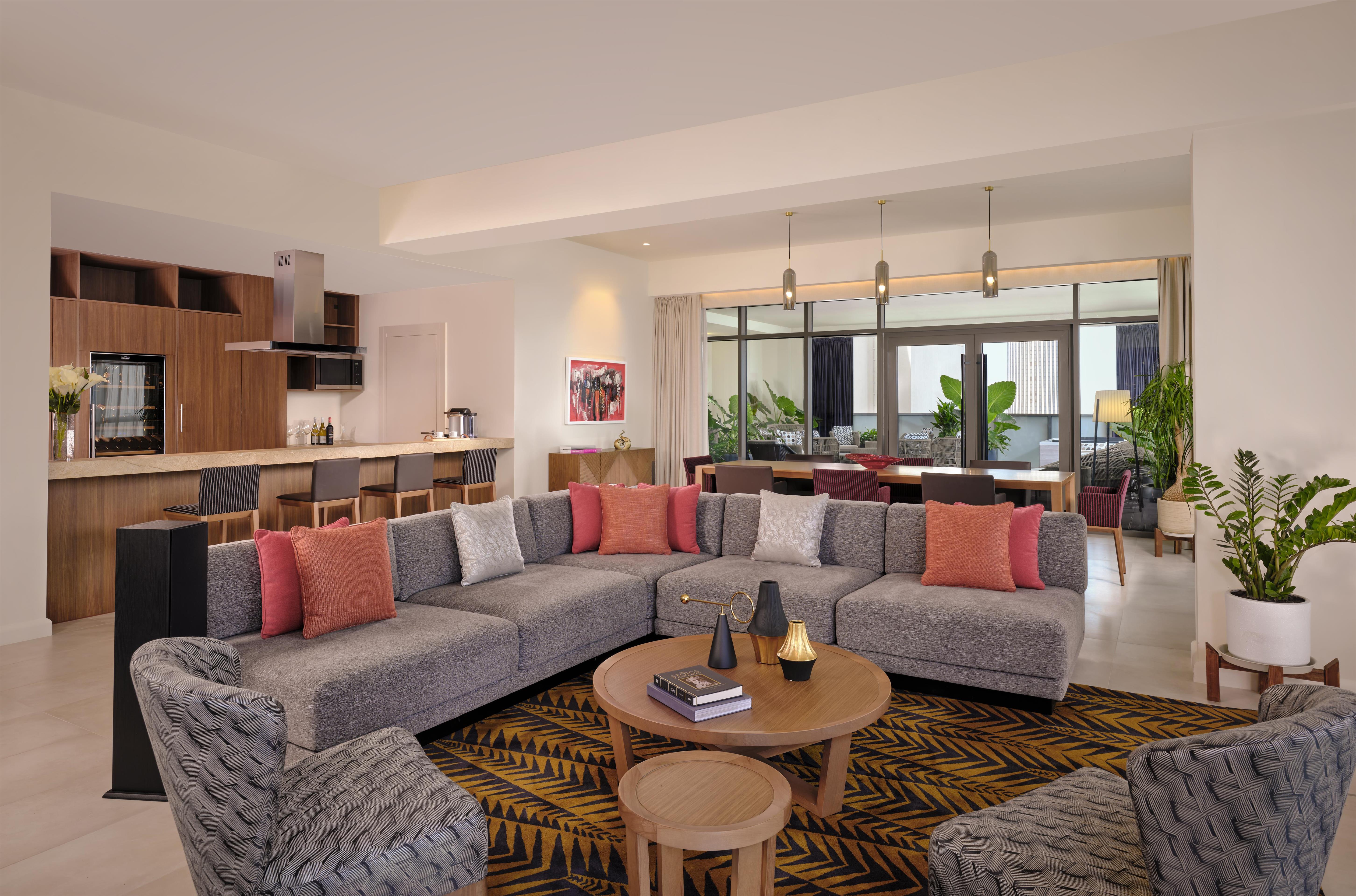 royal-suite-living-room